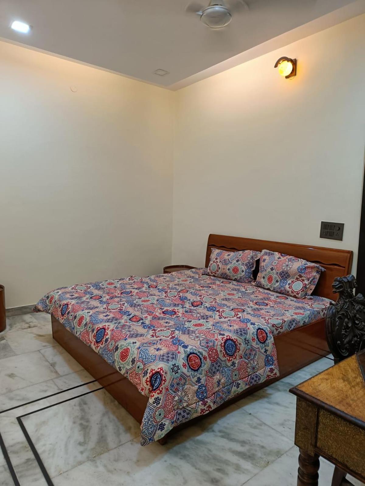 Homestay In Connaught Place Нью-Дели Экстерьер фото