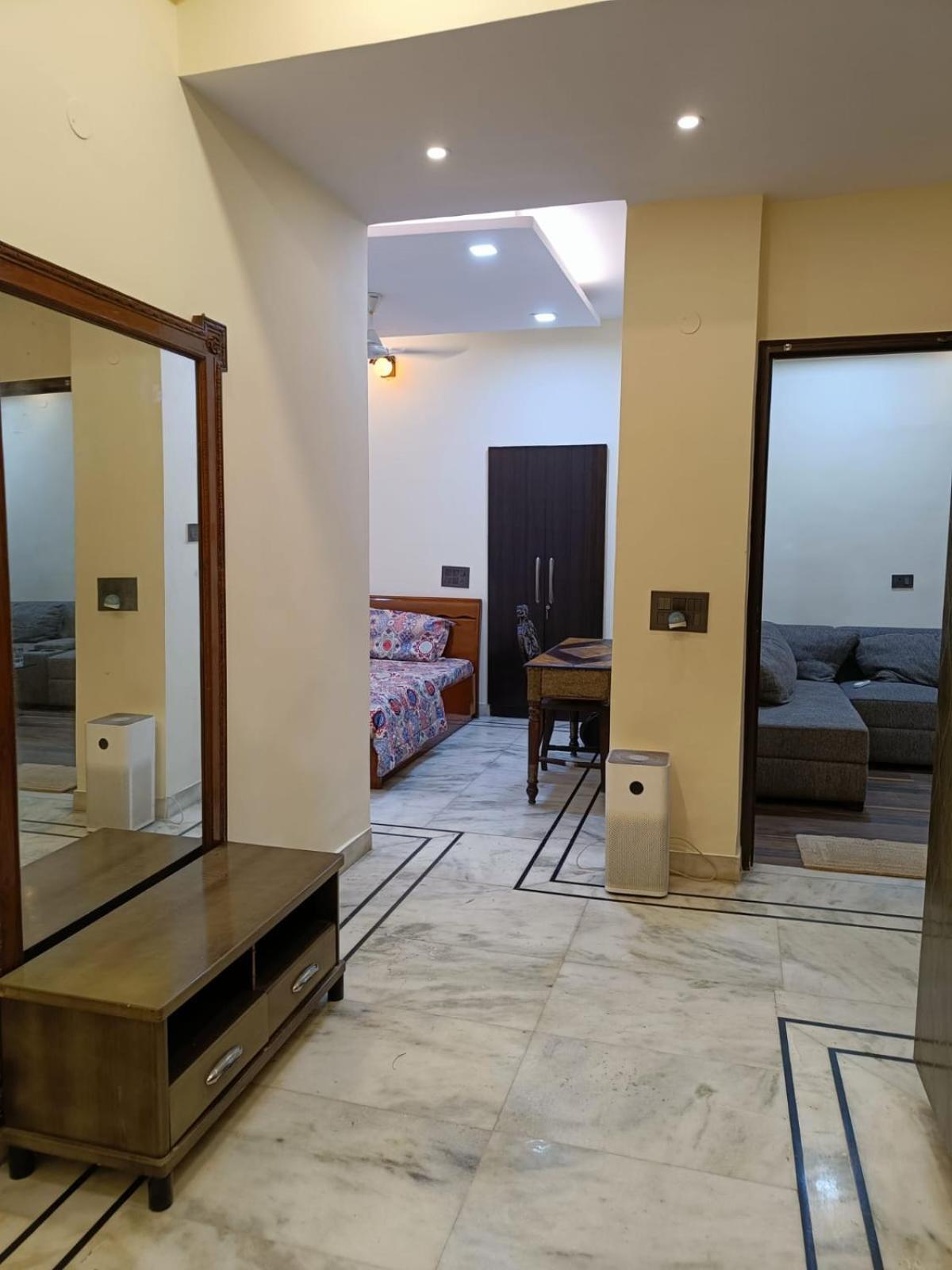 Homestay In Connaught Place Нью-Дели Экстерьер фото